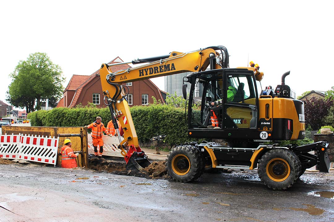 MX18G Left Side View Excavating